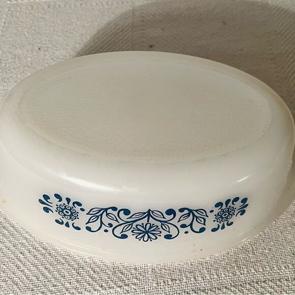Glasbake 1 Qt Oval Casserole w/ Blue Daisy Floral Design.Used As Prop On TV Show - Picture 8 of 12
